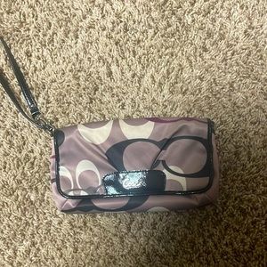 I’m selling a 2014 coach handbag